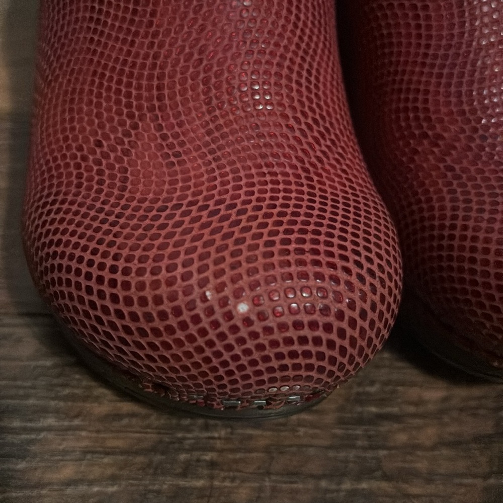 Dansko Red Snakeskin Print Clogs Size 34 - image 3